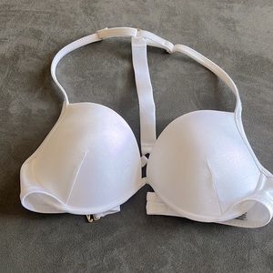 Victoria’s Secret white bikini top 36 C never worn crystals on back middle strap
